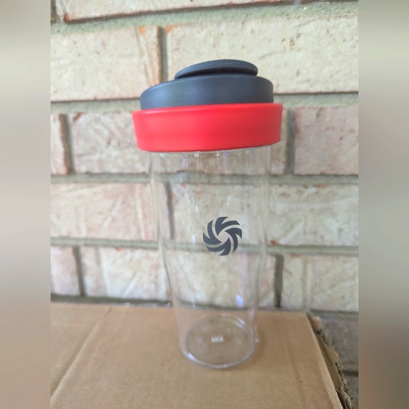 Vitamix Travel to Go Personal Blending Cup 20 oz New Open Box Red Grey BPA Free - Picture 1 of 7